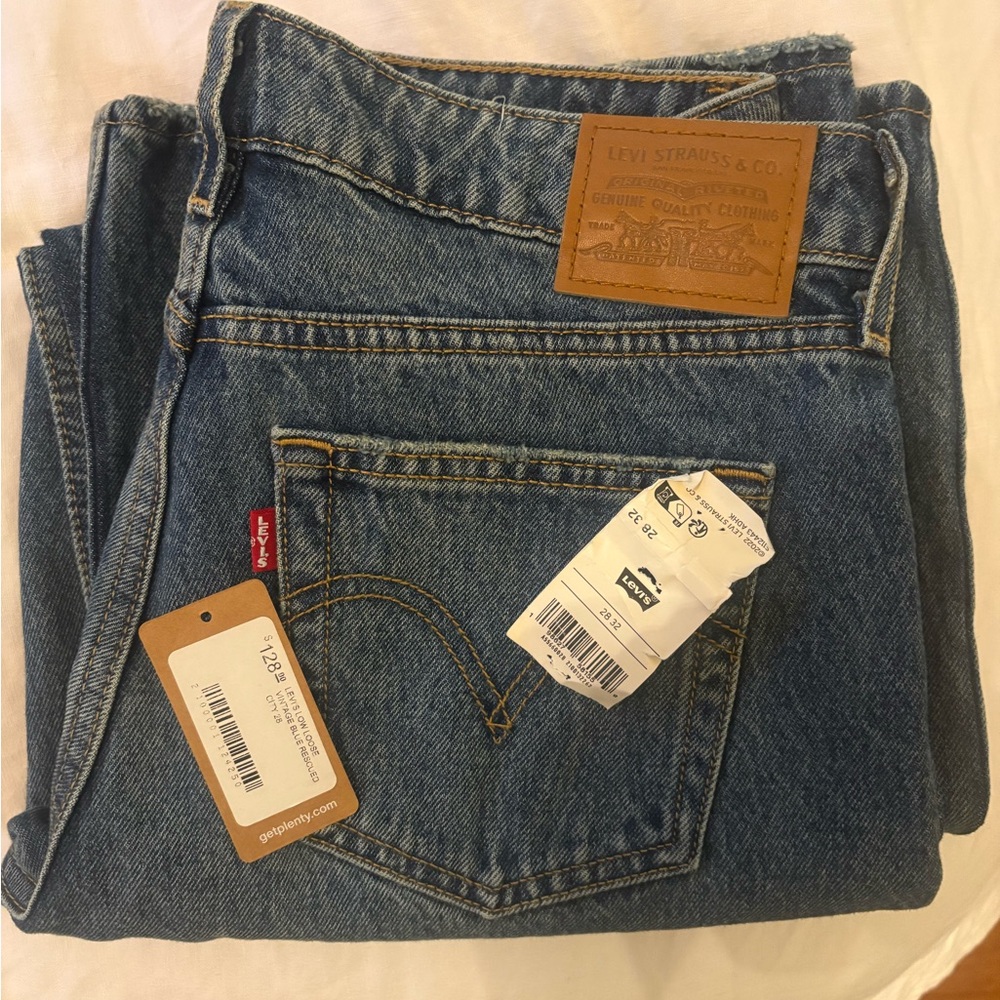 NWT Levi's Women’s Low Loose Vintage Blue Rescued City Jeans 28 32 SOLD OUT